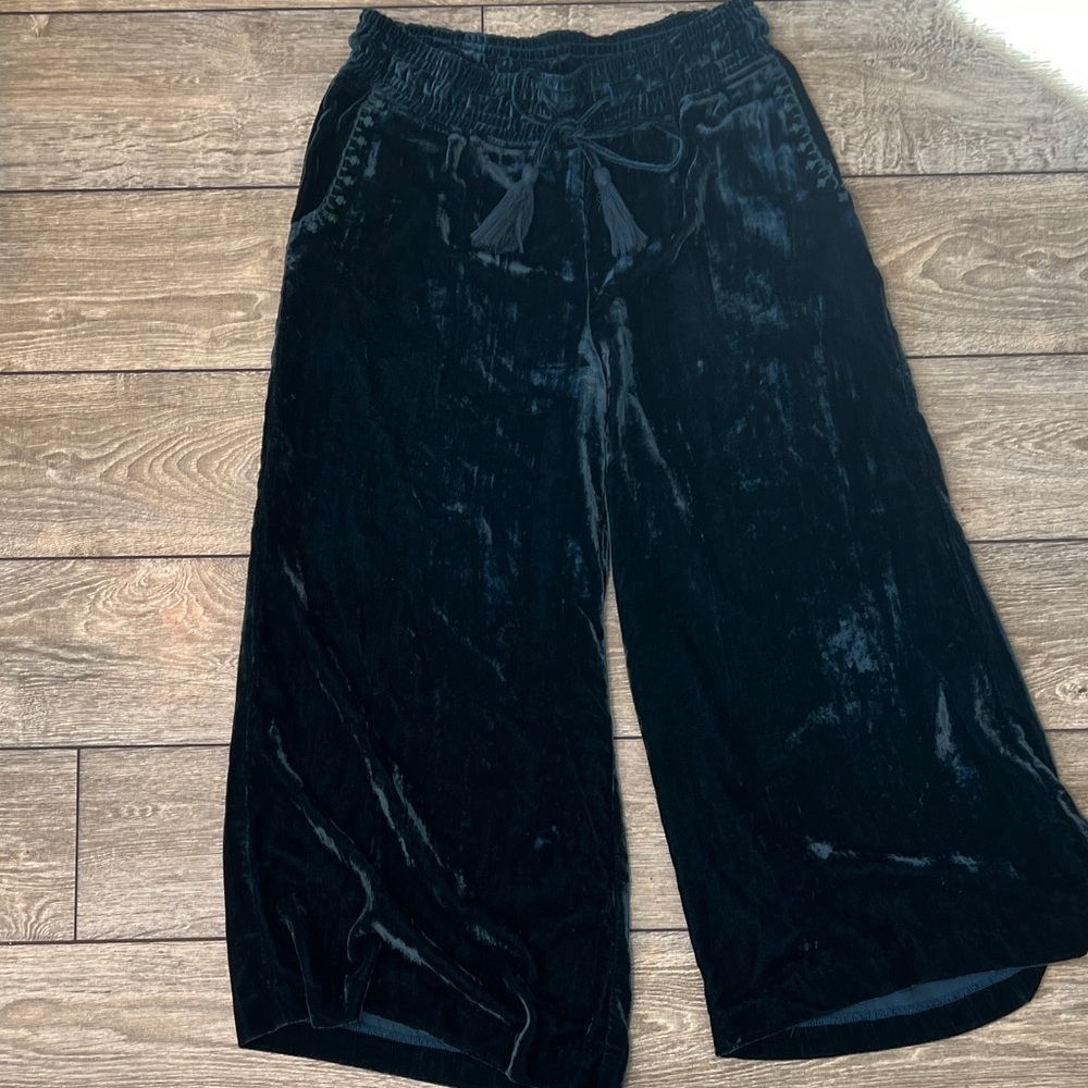 Elegant Dark Green Velvet Women's Joggers